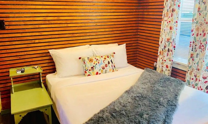 Cortez Hill Apartment | Chadwick 215 · Cute Corner Tiki Style Studio | Central Location
