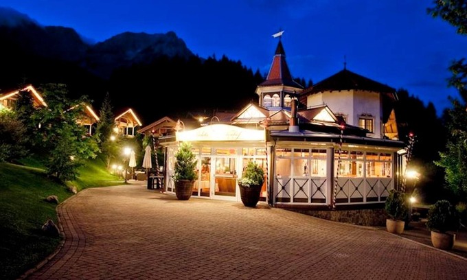 Scheffau am Wilden Kaiser Apartment | Chalets with 2 double bedrooms. BATH /WC, terrace - Chalet Hotel am Leitenhof