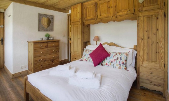 La Clusaz Ski Chalet | Chalet, 100m from ski slopes, terrace, balcony, fireplace or stove, parking, tv, ski locker, 290m²
