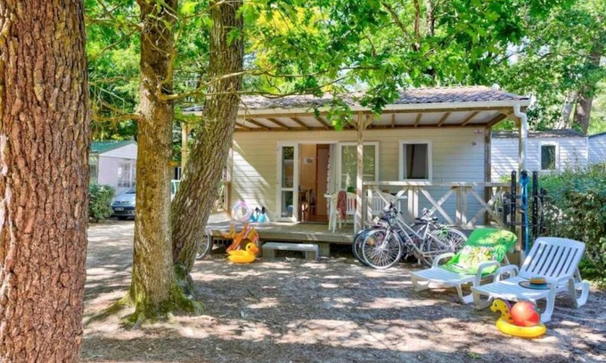 Saint-Hilaire-de-Riez Ski Chalet | Chalet 4 étoiles - Piscine - eecceh