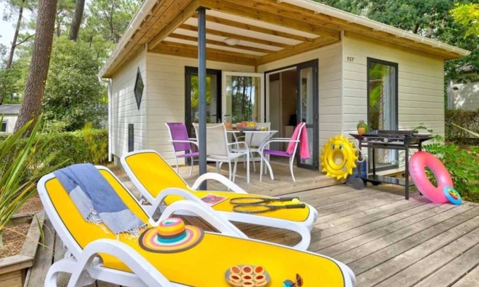 Saint-Hilaire-de-Riez Ski Chalet | Chalet 4 étoiles - Piscine - efbdfd