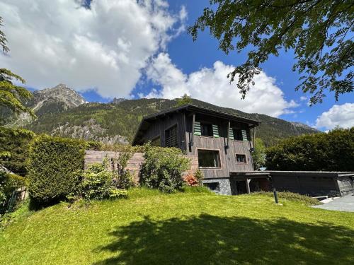 Chamonix-Mont-Blanc Ski Chalet | Chalet 8 Etoiles