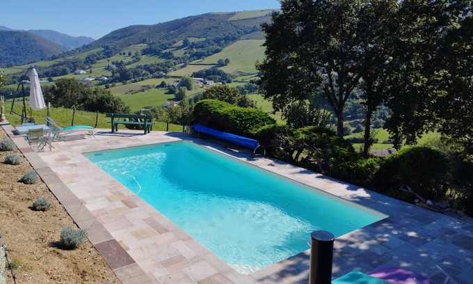 Itxassou Ski Chalet | Chalet Avec vue Magnifique sur les Montagnes Basques, à 3 Minutes Despelette