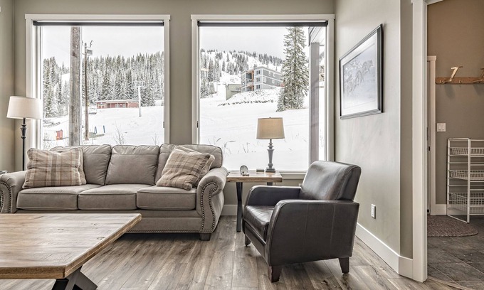 Silver Star Mountain House | Chalet by the Alpine Chair includes Suite,2 Private Hot Tubs & Pet Friendly!
