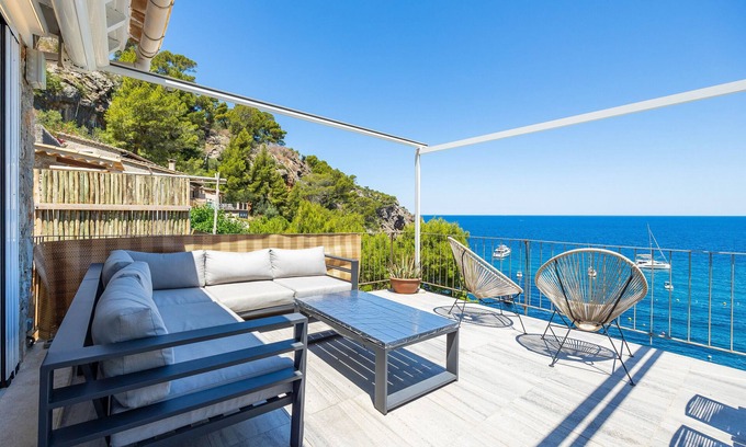 Deia Ski Chalet | Chalet 'Ca La Dolors Deià' with Sea View, Wi-Fi and Air Conditioning
