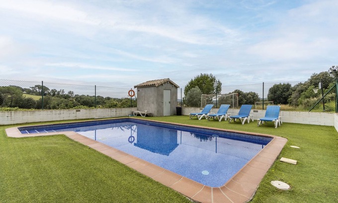 Casserres House | Chalet 'Cal Viudet' with Mountain View, Private Pool and Wi-Fi