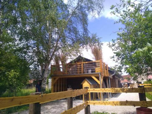 Hasnon House | Chalet calme avec terrasse, proche activités nature - FR-1-510-121