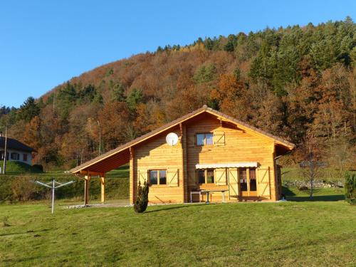 Vagney House | Chalet chaleureux avec terrasse, proche forêt et sentier, à 15 km des stations de ski de Gérardmer - FR-1-589-247