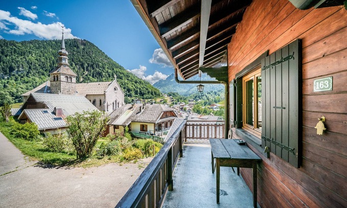 Abondance Ski Chalet | Chalet 'Chez Juju' with Mountain View, Private Terrace and Wi-Fi