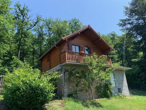 Saint-Bonnet-Troncais Apartment | Chalet cosy avec vue nature, idéal pour activités en plein air - FR-1-489-445
