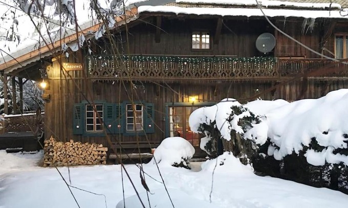 Morzine Ski Chalet | Chalet Credence Morzine Outdoor Hot Tub Sleeps 19