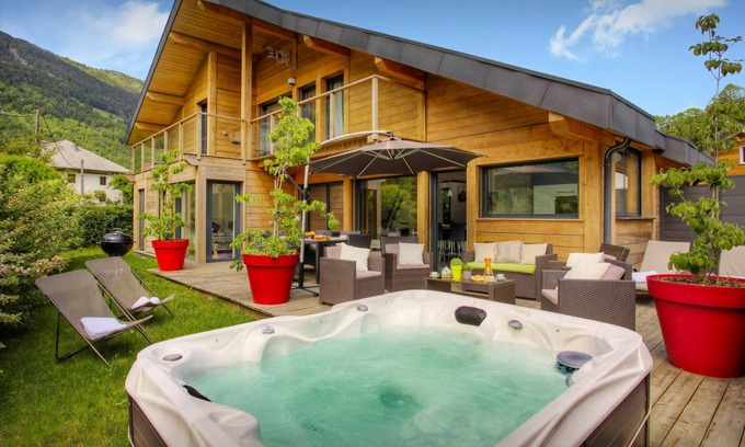 Thones Ski Chalet | Chalet de Rollon - mountain home for 9, hot tub & office - OVO Network