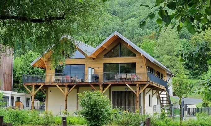 Conjux Ski Chalet | "chalet DU Port" Accès Direct au lac du Bourget Pour 10 Personnes - Exceptionnel