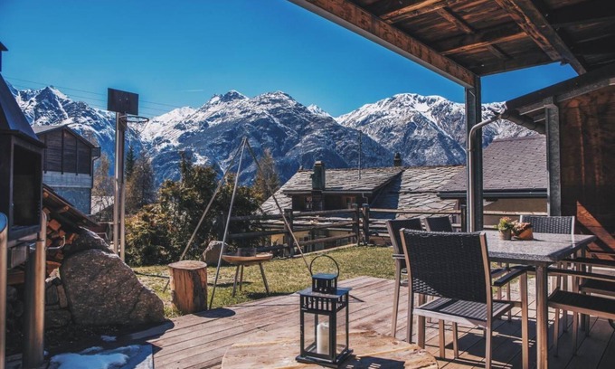 Graechen House | Chalet "Dunys" with a view of the mountains