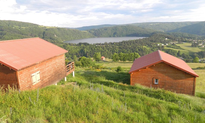 Le Lac-d'Issarles Ski Chalet | Chalet Face au LAC D'issarles Ardeche