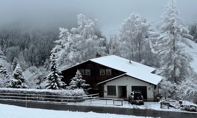 Zweisimmen Ski Chalet | Chalet Finkenwiese - up to 8 adults and 5 kids