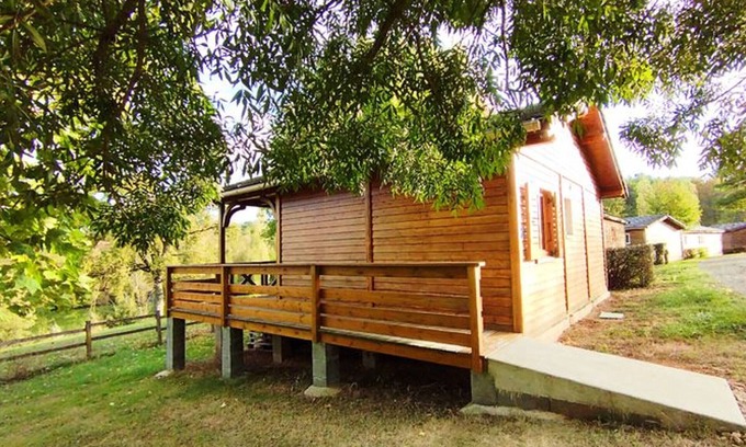 Naucelle Ski Chalet | Chalet for 4 with Terrace and Equipped Kitchen