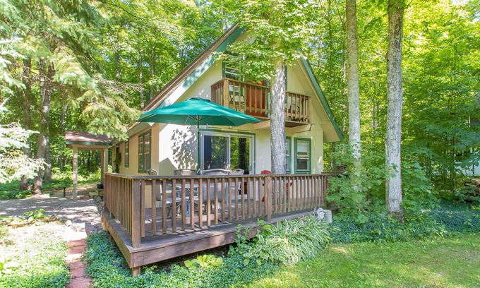 Boyne Falls Ski Chalet | Chalet for All Seasons-5 minute drive to Boyne Mountain Ski Resort