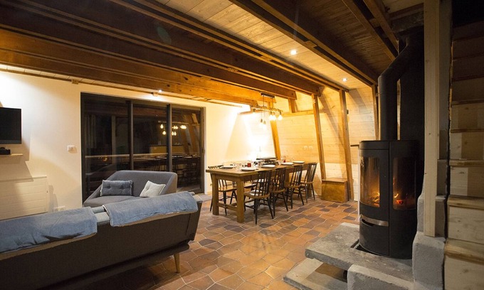 Besse-et-Saint-Anastaise Ski Chalet | Chalet Delta // Super-Besse // 6 people