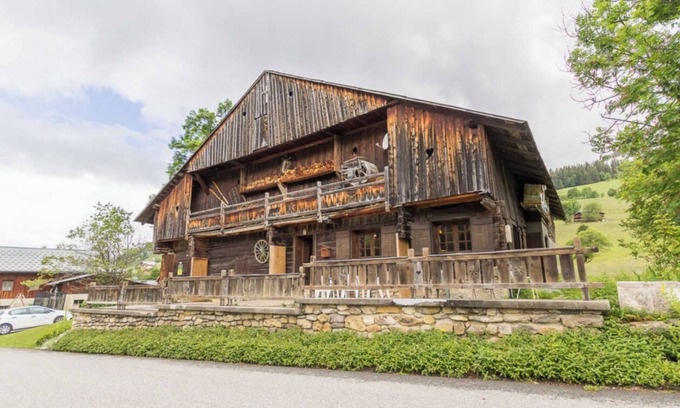 Notre-Dame-de-Bellecombe Ski Chalet | Chalet 'Le Planay' with Mountain View, Private Terrace and Wi-Fi