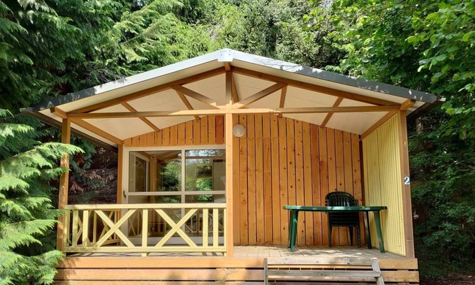 Saint-Sauves-d'Auvergne Ski Chalet | Chalet Privée Dans un Domaine à Saint-sauves D'auvergne