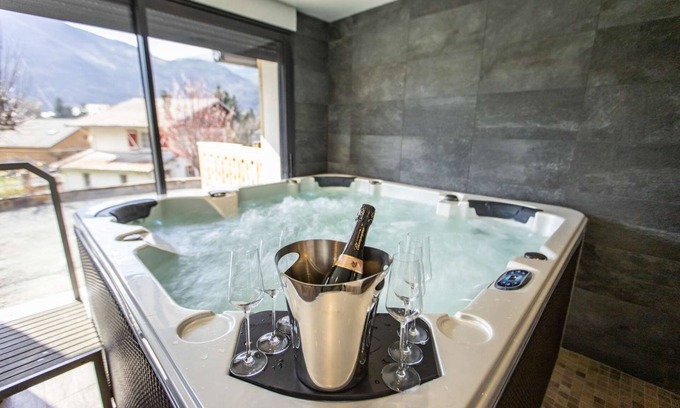 Saint-Lary-Soulan Apartment | Chalet Hygge Saint-Lary center: Cosy/2 bdrms/Spa/Breathtaking view/Parking