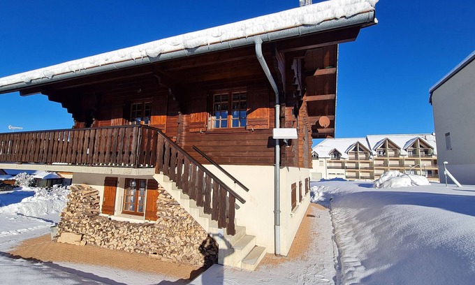 Premanon Ski Chalet | Chalet ideally located on the resort of Les Rousses.