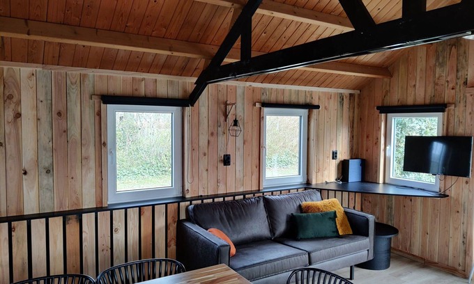 Bant House | Chalet in Flevoland With Spacious Garden