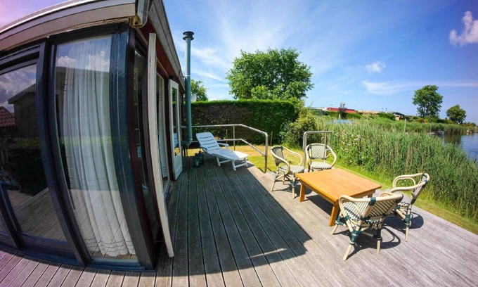 Anjum House | Chalet in the harbour with fishing jetty infrared sauna