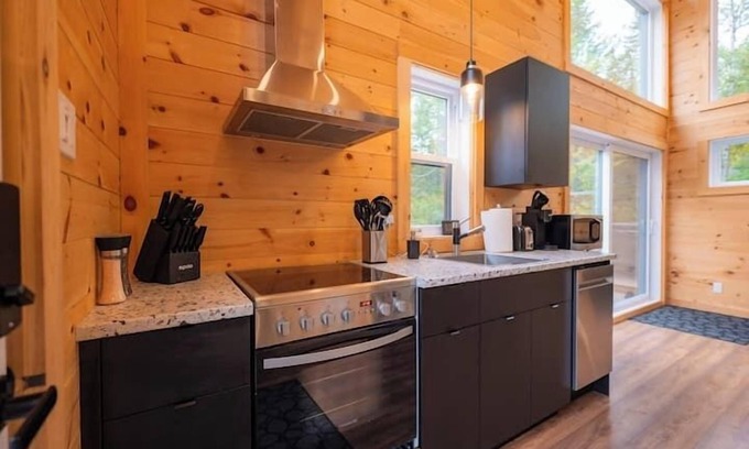 Mauricie Ski Chalet | Chalet Le Panorama - Waterfront!
