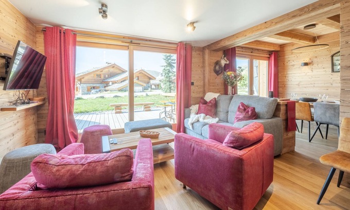 Bergers Ski Chalet | Chalet Louisa, Milou ski in/ski out, sauna and jacuzzi.