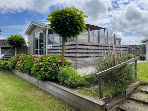 Makkum Other | Chalet Makkum C99B met prive gelegen tuin aan het water