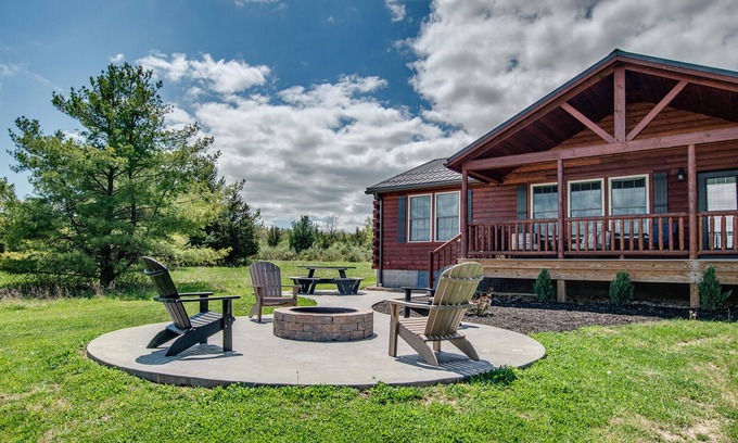 Himrod House | Chalet: modern cozy cabin on Seneca lake wine trail with outdoor firepit