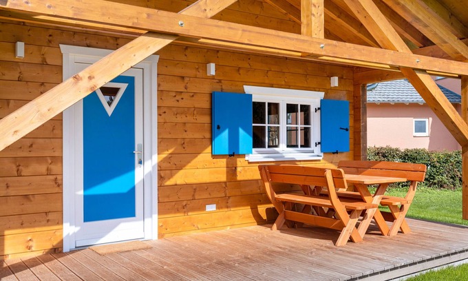 Stockach House | Chalet 'Morgentau' with Private Terrace and Wi-Fi