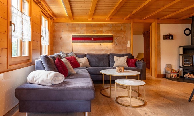 Adelboden Ski Chalet | Chalet Rösi with hot tub in the mountains