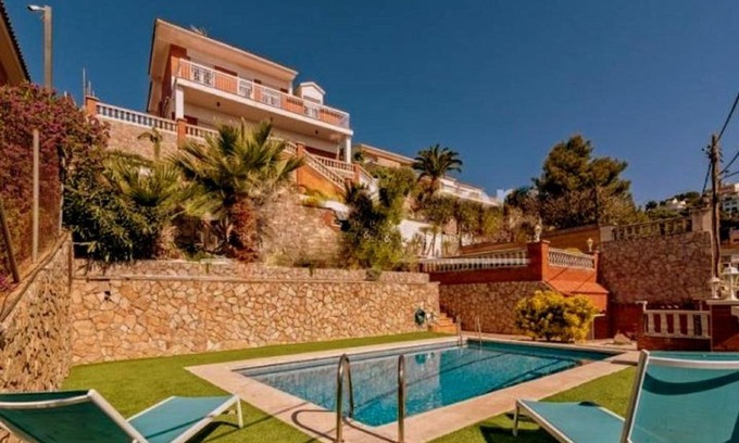 Santa Susanna House | Chalet Santa Susana