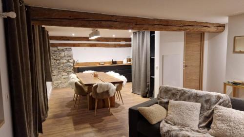 Les Varcins Apartment | Chalet Serine - Élégance au coeur des 3 Vallées - Duplex pour 6
