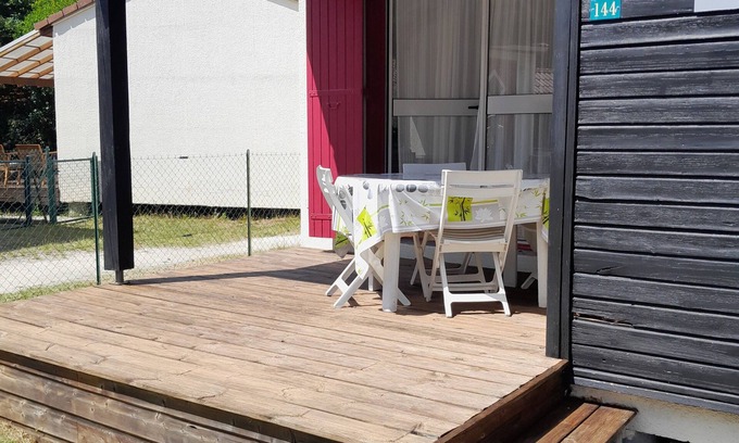 Hourtin Port Ski Chalet | Chalet sleeps 4, air-conditioned; quiet location