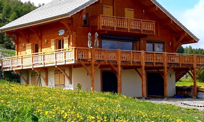 Agnieres-en-Devoluy Bed & Breakfast | Chalet TERRA LOUP