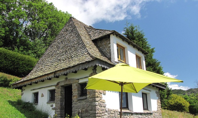 Saint-Jacques-des-Blats House | Chalet With Panoramic View On Le Plomb Du Cantal