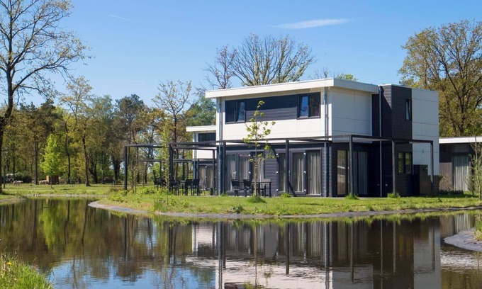 IJhorst House | Chalet with 5 bedrooms, 3 bathrooms and sauna