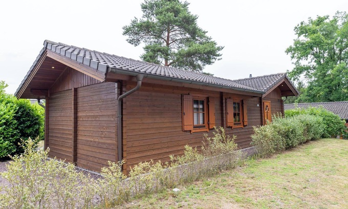 Langeberg House | Chalet with an open-plan kitchen and dishwasher