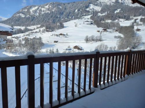 Flumet Apartment | Chalets des Evettes- appartement vue montagne