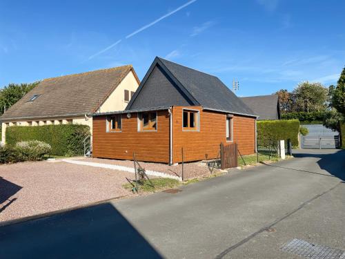 Merville-Franceville-Plage Ski Chalet | Chaleureux chalet à 3 minutes à pied de la mer - Parking gratuit