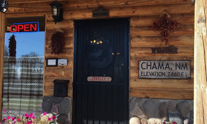 Chama Hotel | Chama River Bend Lodge