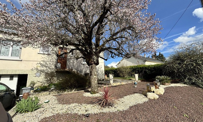 Sainte-Maure-de-Touraine Bed & Breakfast | Chambre Dans Maison Partagée au Cœur de la Touraine