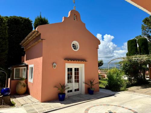 Saint Antoine Bed & Breakfast | Chambre d'hôtes duplex Le petit mas niçois de la Villa rose