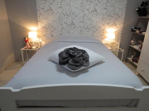 Manthelon House | Chambre d'hôtes La Clé du Bonheur