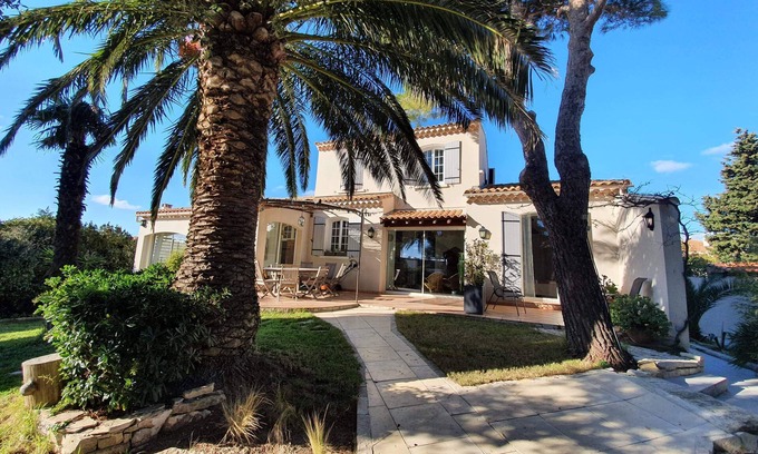 Martigues Bed & Breakfast | Chambre d'hôtes La Villa Du Petit Port