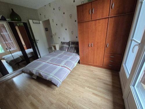 Nouzilly House | Chambre dans un appartement independant de l habitation